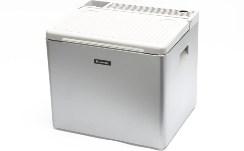 キャンピングカー用　3ウェイ冷蔵庫　RC1602EGC