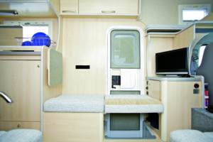 バンテック キャンピングカー CORDE BUNKS(コルドバンクス)