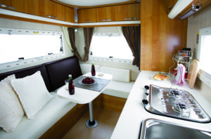 バンテック製キャンピングカー CORDE RUNDY(コルド ランディ)