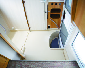 バンテック製キャンピングカー CORDE RUNDY(コルド ランディ)