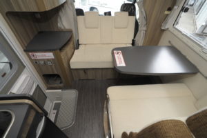 バンテック製キャンピングカー ZiL Noble(ジルノーブル)