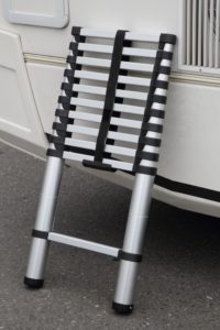 キャンピングカーパーツ　キャリア・ラダー　♯44013　REIMO 伸縮式ラダー