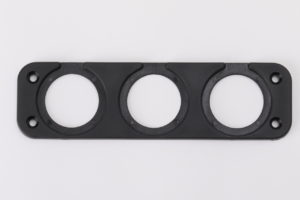 キャンピングカーパーツセンター♯172113取付け　３ホールプレート