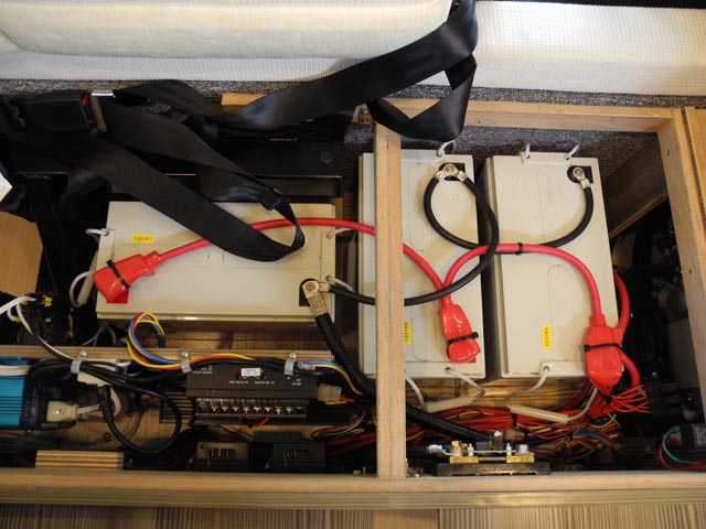 【キャンピングカーコラム　バックナンバー第79回】サブバッテリーの重要性を突っ込んで考える。その１（2017年9月29日）