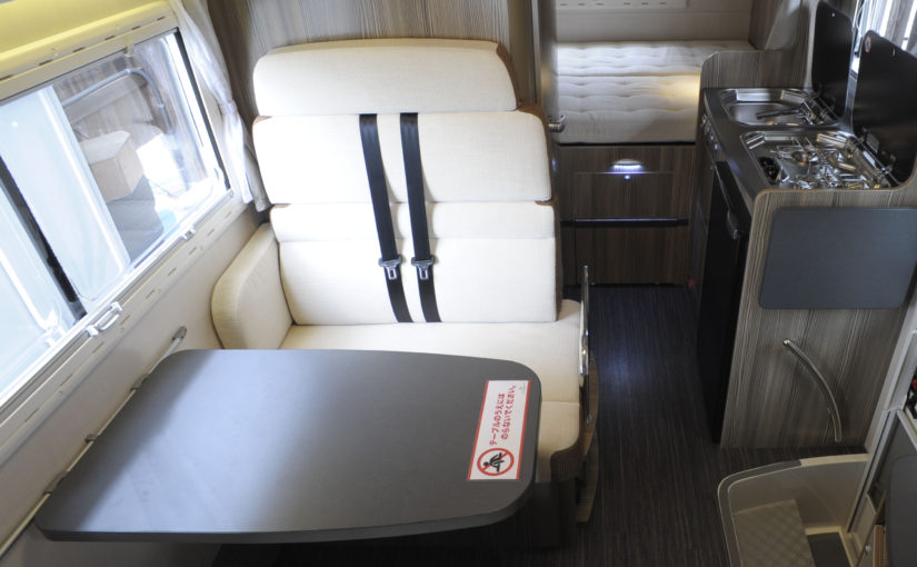 【キャンピングカーコラム　バックナンバー第75回】同乗者の安全を確保するリライアンスシート（2017年9月1日）