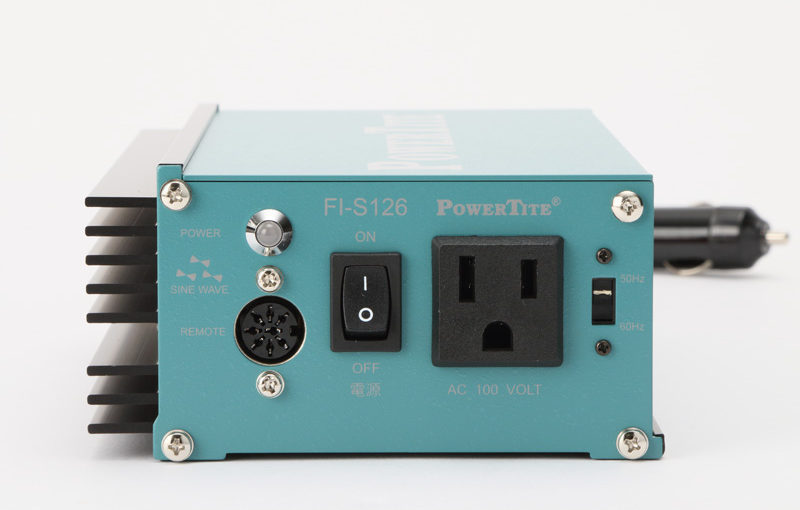 【キャンピングカーコラム　バックナンバー第156回】アクセサリーソケットから給電できる！USBポート付きポータブルインバーター（2019年3月22日）