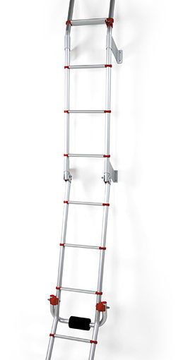 【キャンピングカーコラム　バックナンバー第142回】キャンピングカー用の２種類のラダーを使い分ける（2018年12月14日）