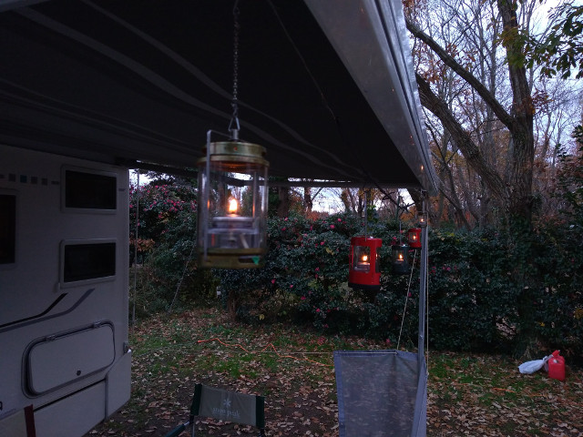 【キャンピングカーコラム　バックナンバー第147回】サイドオーニングの下にオイルランタンの灯りはいかがでしょう（じつは・・・パート１）（2019年1月18日）