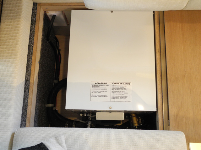 【キャンピングカーコラム　バックナンバー第93回】温水器、温かいお湯で手を洗える幸せ（2018年1月5日）