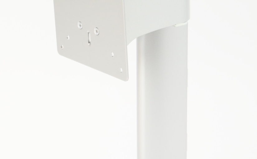 【キャンピングカーコラム　バックナンバー第203回】テレビを好きな位置で見るためのスタンドとアーム（2020年2月21日）