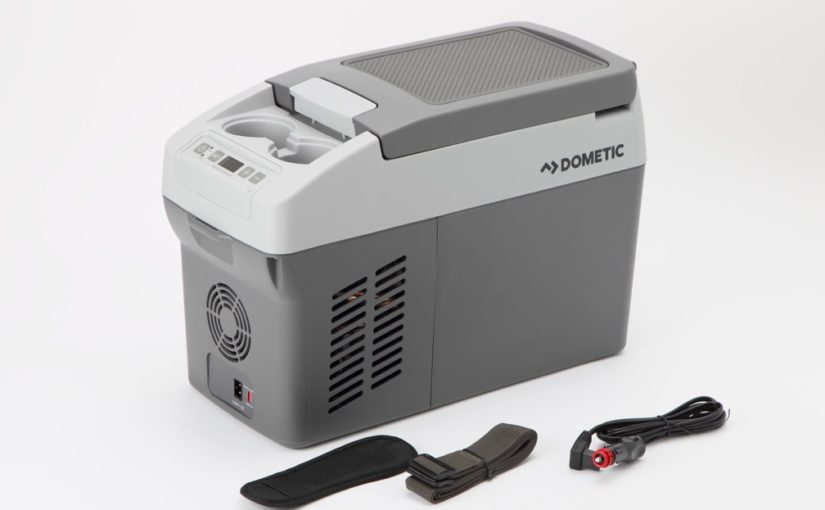 【キャンピングカーコラム　バックナンバー第94回】人気ポータブル冷蔵庫の最小モデルが新登場。軽自動車にもお薦め（2018年1月12日）
