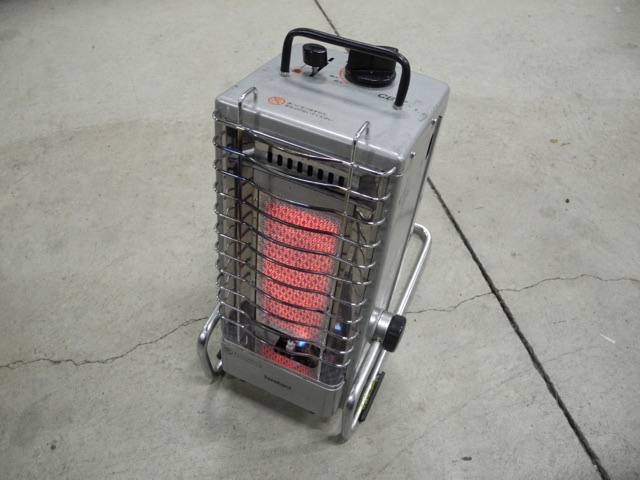 【キャンピングカーコラム バックナンバー第244回】20年もの？ の整備をしてみる Iwatani カセット暖 CB-7（2020年12月11日）