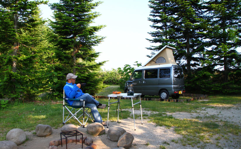 【ニセコサヒナキャンプ場】自然の中で焚き火を楽しめる 通年営業のキャンプ場